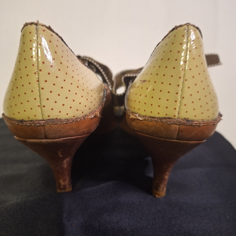 Poetic License Brown and Cream Vintage Inspired Kitten Heels Sz 6 - Picture 5 of 7